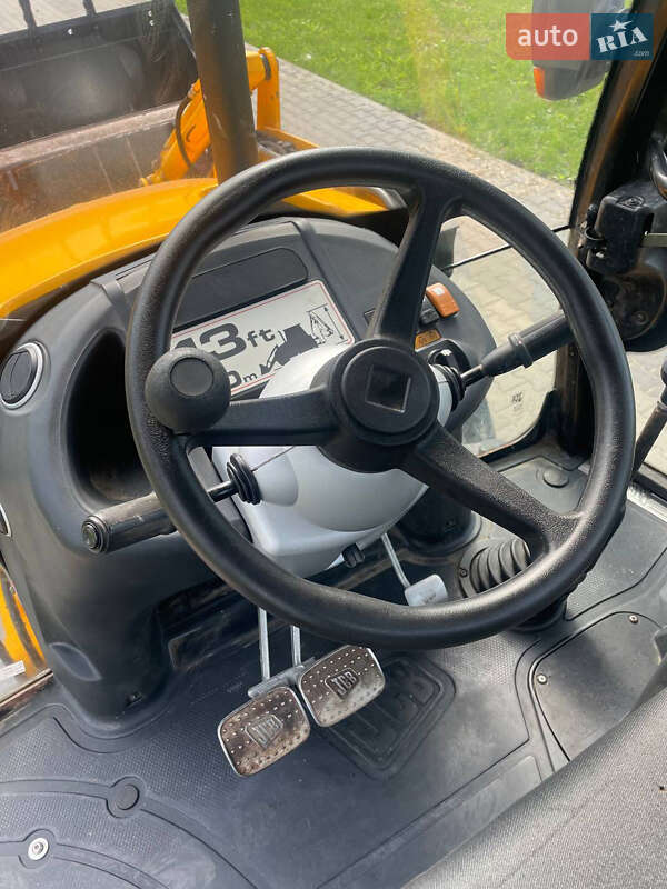 Экскаватор погрузчик JCB 3CX 2006 в Черновцах