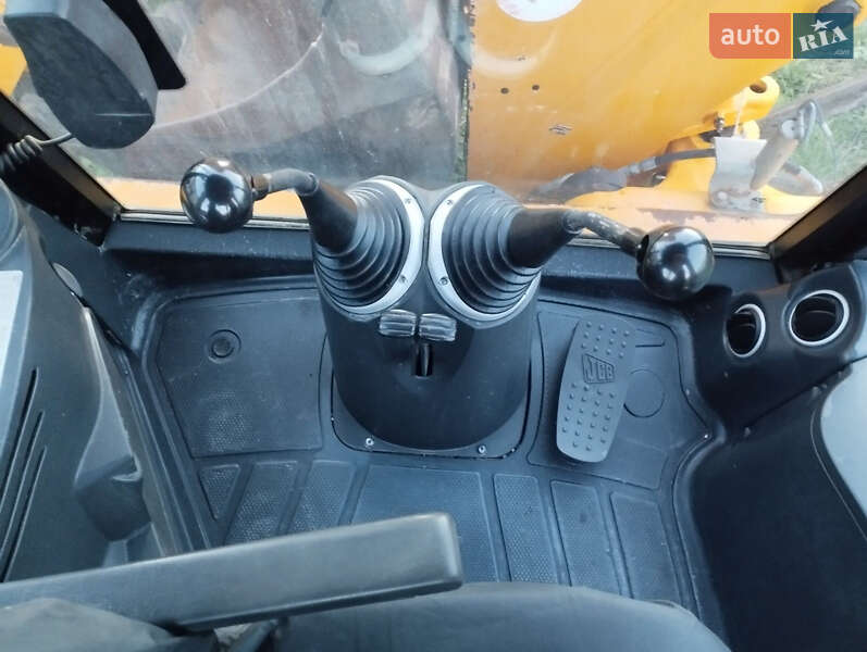 Екскаватор навантажувач JCB 3CX 2010 в Львові