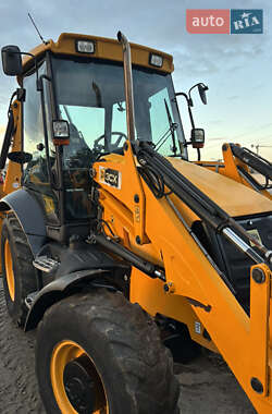 Экскаватор погрузчик JCB 3CX 2010 в Львове