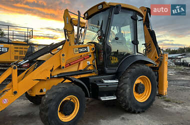Экскаватор погрузчик JCB 3CX 2010 в 