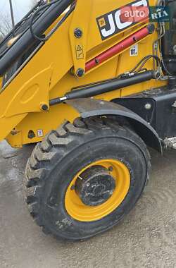 Екскаватор навантажувач JCB 3CX 2020 в 