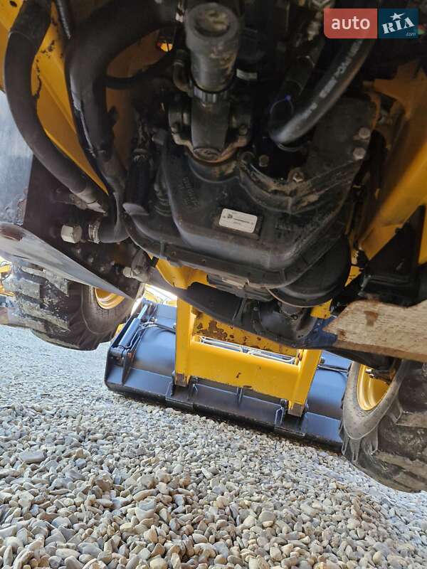 Экскаватор погрузчик JCB 3CX 2009 в Черновцах