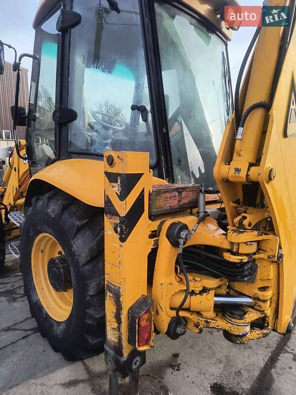 Екскаватор навантажувач JCB 3CX 2005 в Бучі