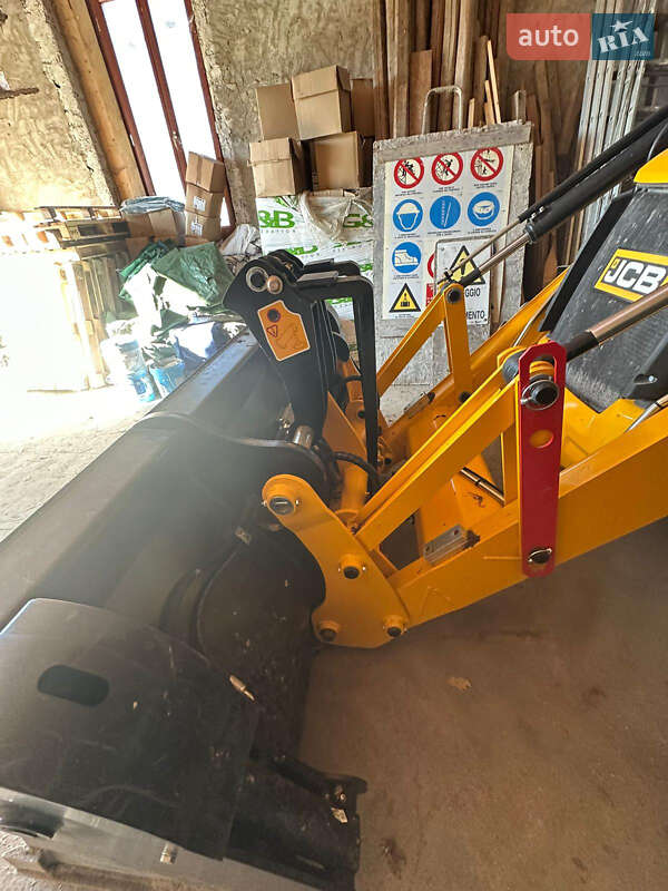 Екскаватор навантажувач JCB 3CX 2022 в Чернівцях фото 2 Екскаватор навантажувач JCB 3CX 2022 в Чернівцях