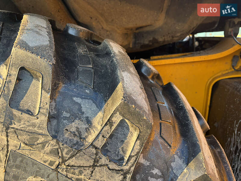 Экскаватор погрузчик JCB 3CX 2011 в Львове