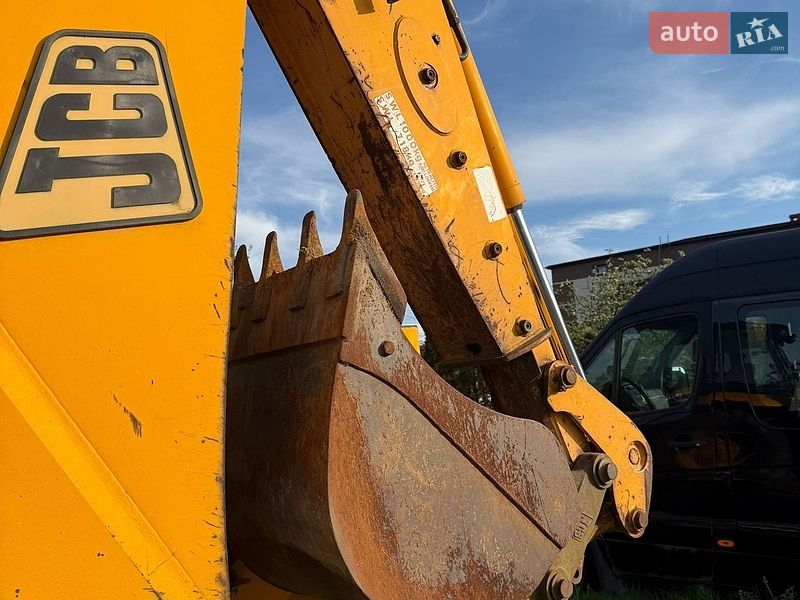 Экскаватор погрузчик JCB 3CX 2004 в Львове