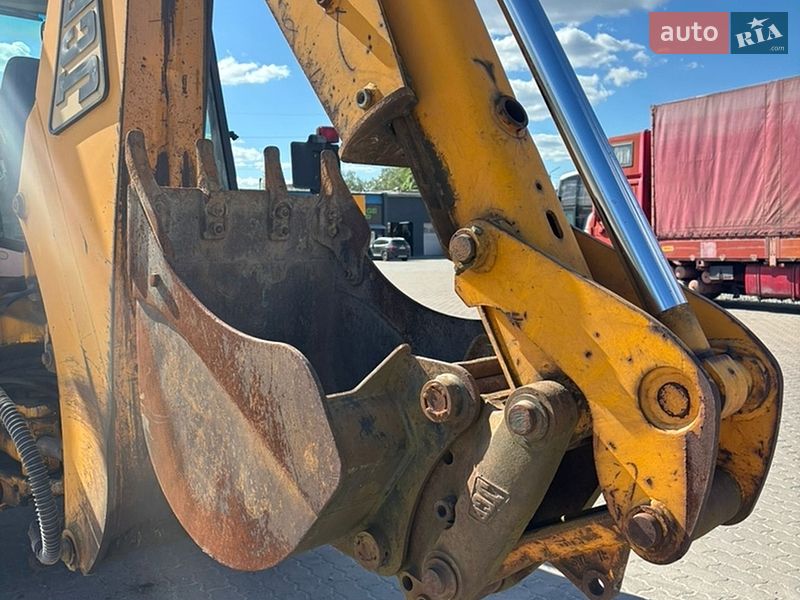 Экскаватор погрузчик JCB 3CX 2004 в Львове