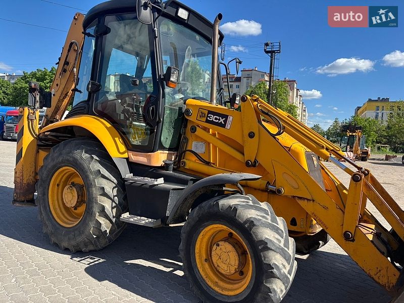 Экскаватор погрузчик JCB 3CX 2004 в Львове