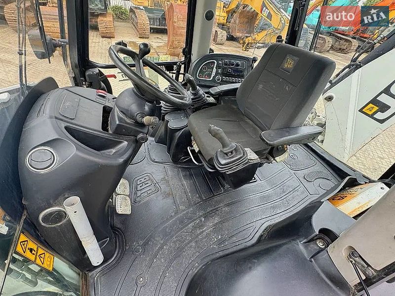 Екскаватор навантажувач JCB 3CX 2013 в Дубні