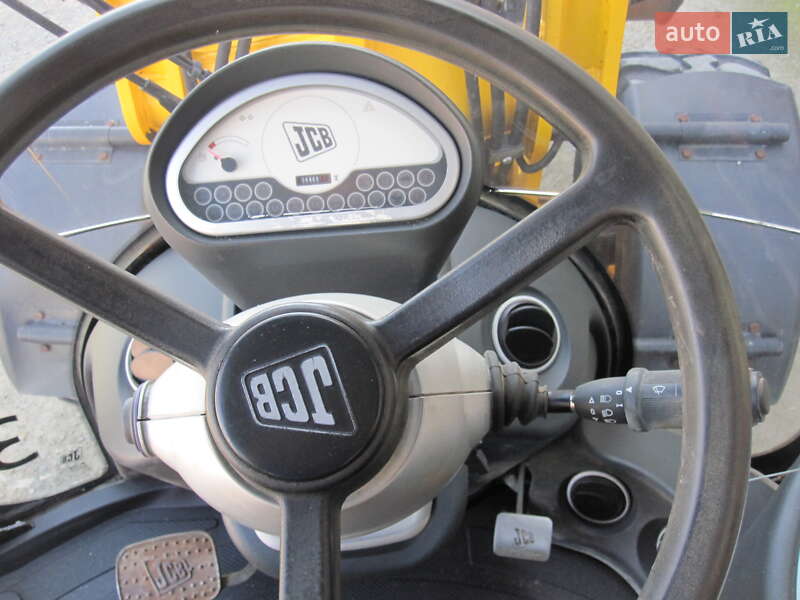 Фронтальный погрузчик JCB 406 2011 в Виннице