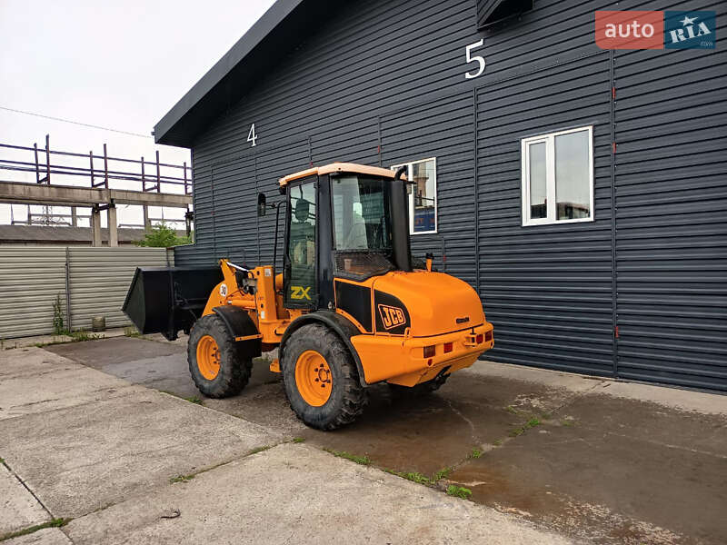 Фронтальный погрузчик JCB 407 2006 в Житомире