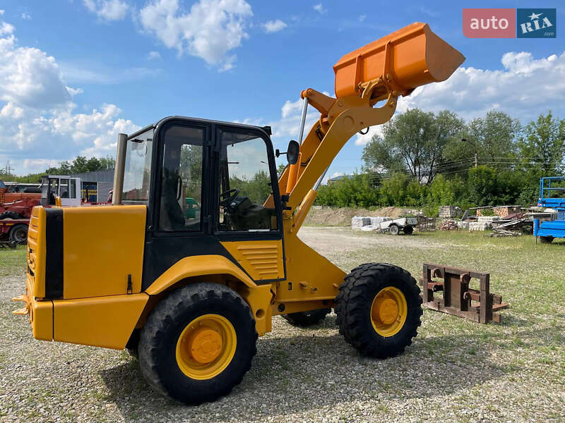 Фронтальні навантажувачі JCB 409 1998 в Чернівцях
