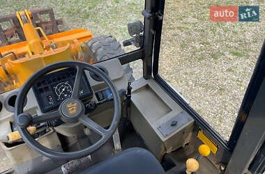 Фронтальні навантажувачі JCB 409 1998 в Чернівцях