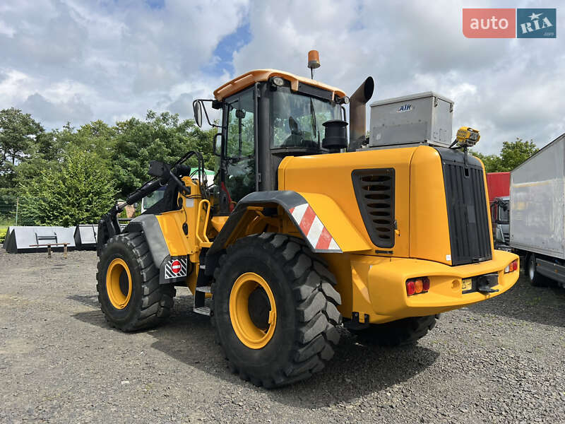 Фронтальный погрузчик JCB 436 2010 в Луцке