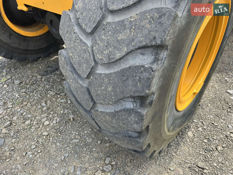 Фронтальный погрузчик JCB 436 2010 в Луцке