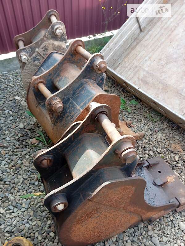 Экскаватор погрузчик JCB 4CX 2001 в Тячеве фото 11 Экскаватор погрузчик JCB 4CX 2001 в Тячеве