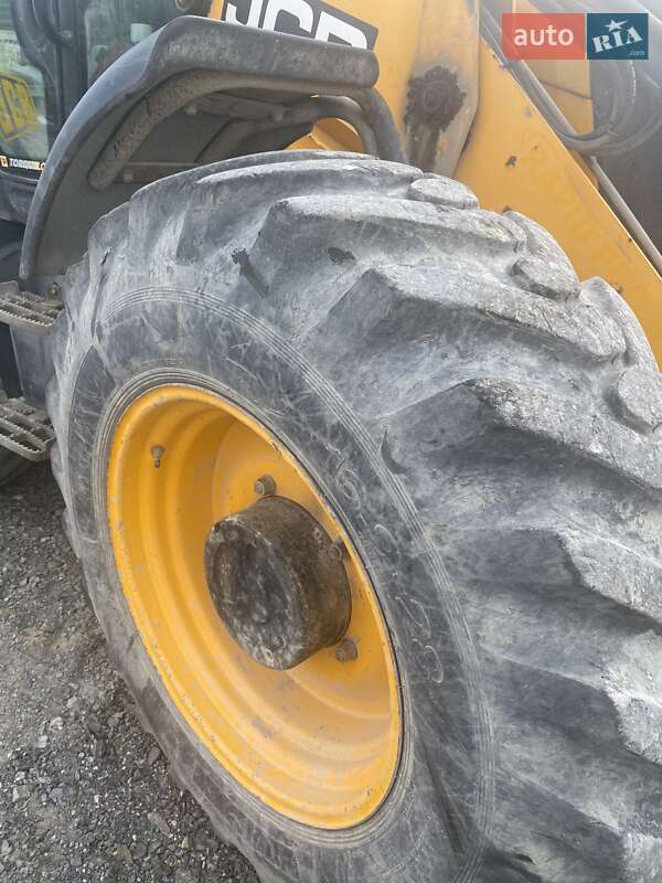 Екскаватор навантажувач JCB 4CX 2011 в Ужгороді