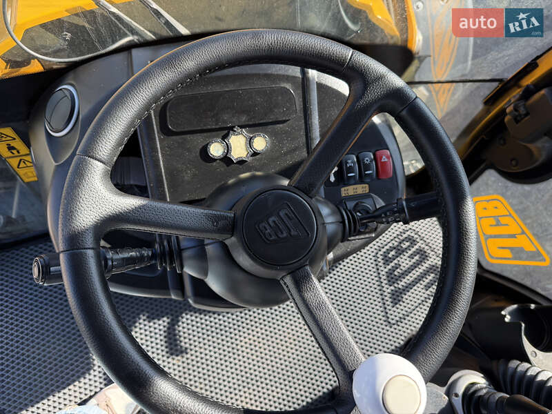 Экскаватор погрузчик JCB 4CX 2010 в Киеве
