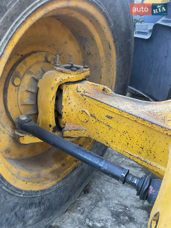 Екскаватор навантажувач JCB 4CX 2003 в Чернівцях