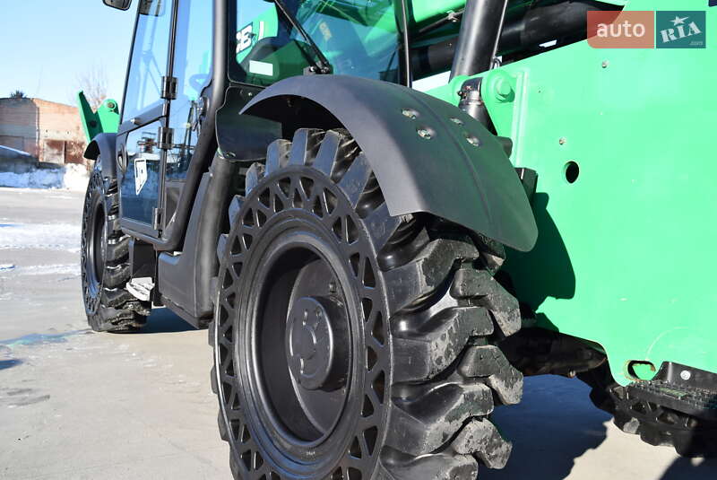 Підйомник телескопічний JCB 515 2016 в Рівному