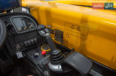 Подъемник телескопический JCB 525-60 Hi-Viz 2024 в 
