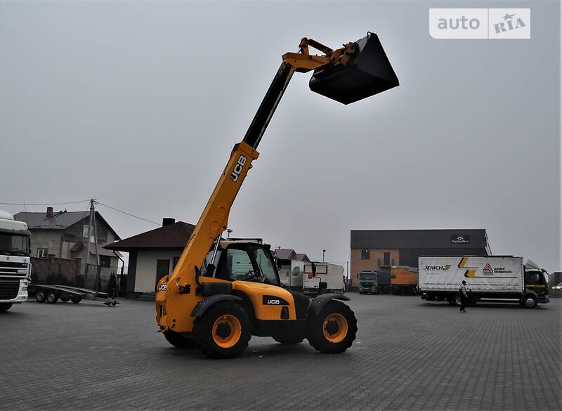 Фронтальный погрузчик JCB 531-70 2010 в Ровно