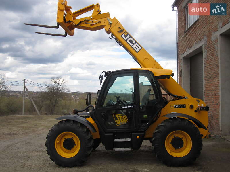 Телескопический погрузчик JCB 531-70 2011 в 