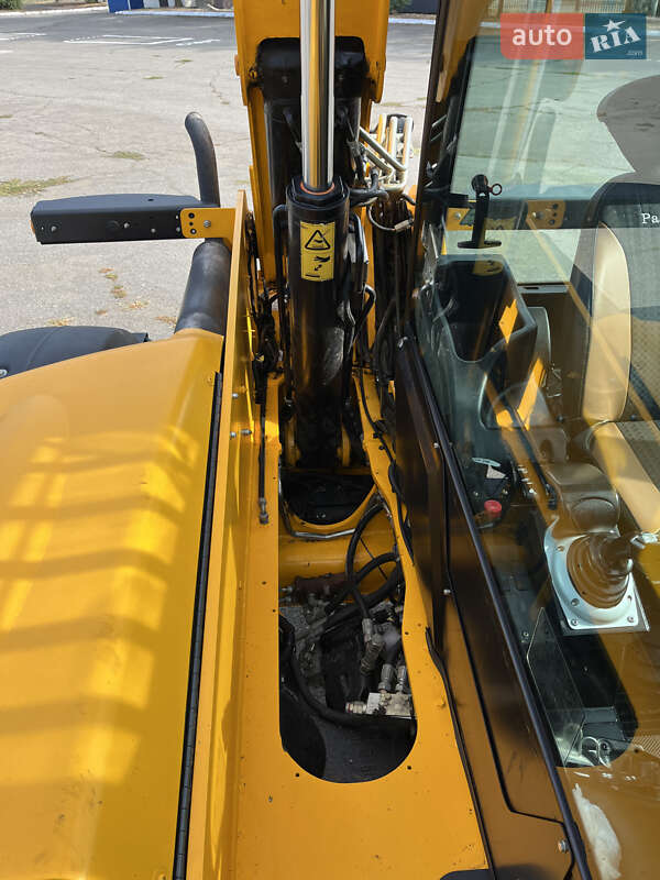 Телескопический погрузчик JCB 536-60 2012 в Черноморске