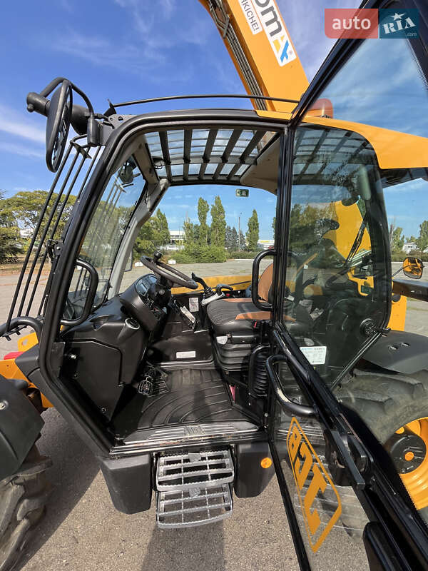 Телескопический погрузчик JCB 536-60 2012 в Черноморске