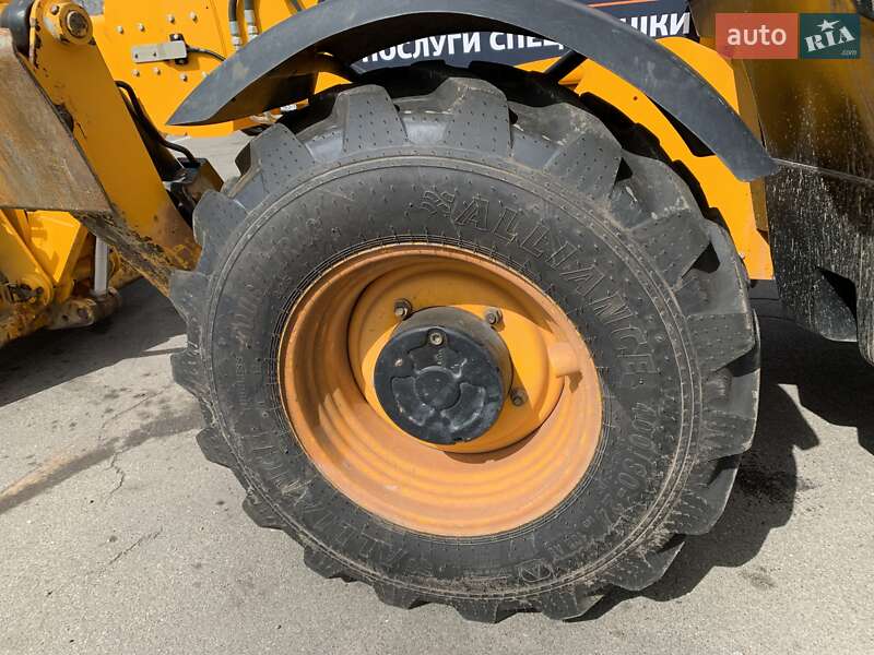 Телескопічні навантажувачі JCB 540-140 2018 в Києві