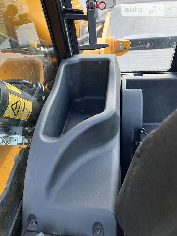 Телескопический погрузчик JCB 541-70 2015 в Луцке