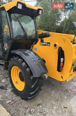 Фронтальный погрузчик JCB 541-70 2011 в Черновцах