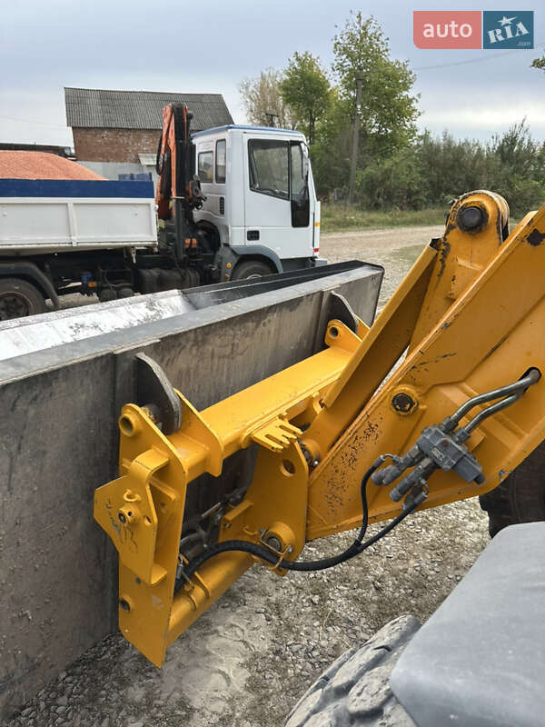 Телескопический погрузчик JCB 541-70 2010 в Залещиках