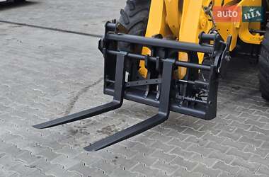 Телескопический погрузчик JCB 560-80 2016 в 