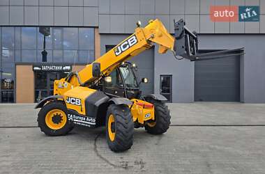 Телескопический погрузчик JCB 560-80 2016 в 