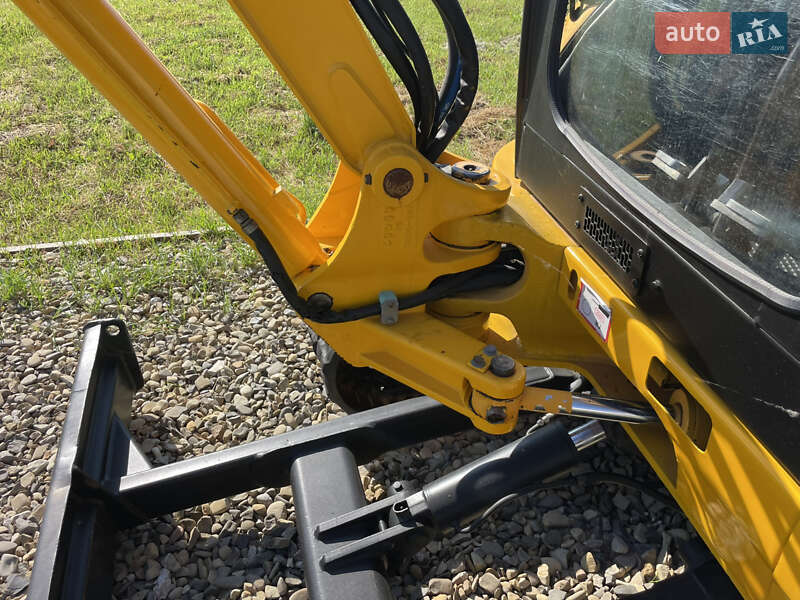 Міні-екскаватор JCB 8030 2007 в Чернівцях