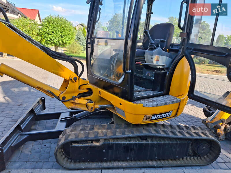 Миниэкскаватор JCB 8032 2005 в 