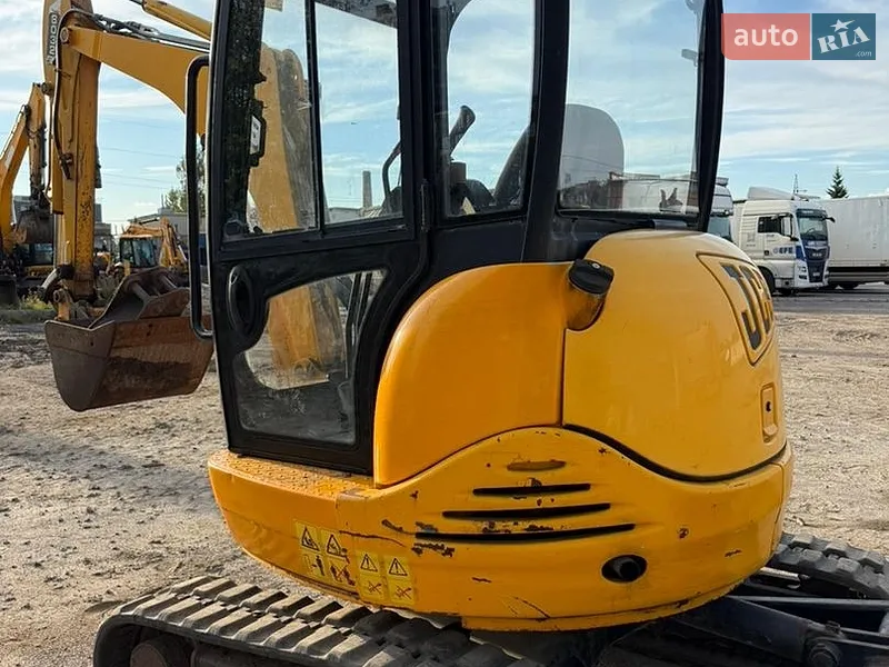 JCB 8032 2005