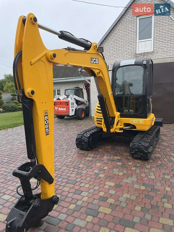 JCB 8065 2011
