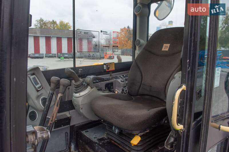 Гусеничний екскаватор JCB 85Z-1 2015 в Житомирі