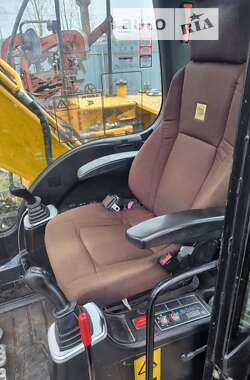 Екскаватор навантажувач JCB JS 130 2016 в Сарнах