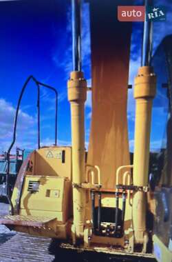 Гусеничный экскаватор JCB JS 130 2005 в 