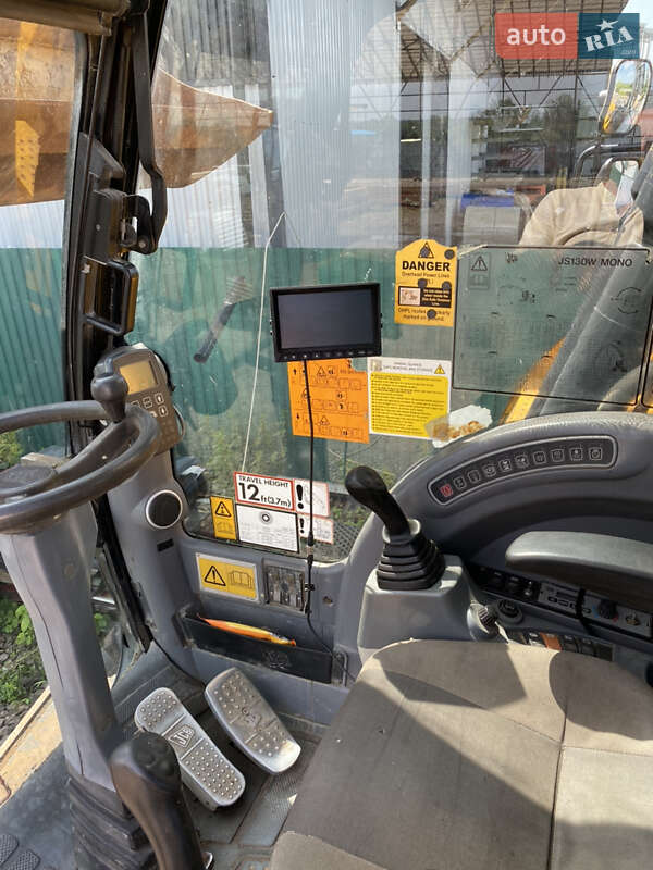 Колесный экскаватор JCB JS 130 2009 в Львове