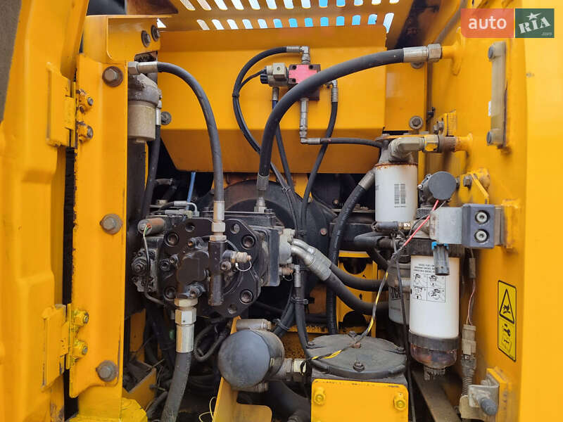 Гусеничный экскаватор JCB JS 130 2013 в Одессе