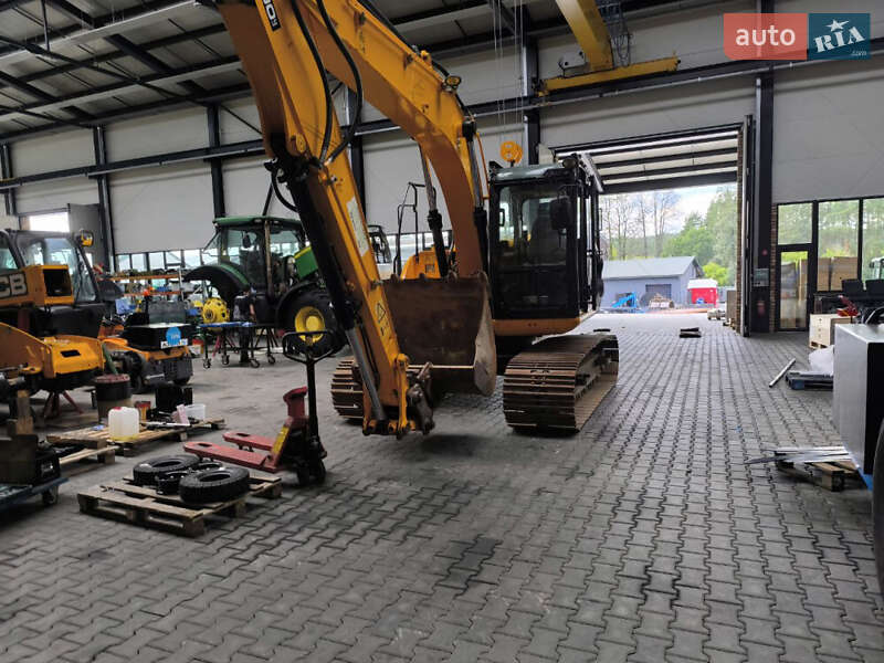 Гусеничный экскаватор JCB JS 130 2014 в Житомире