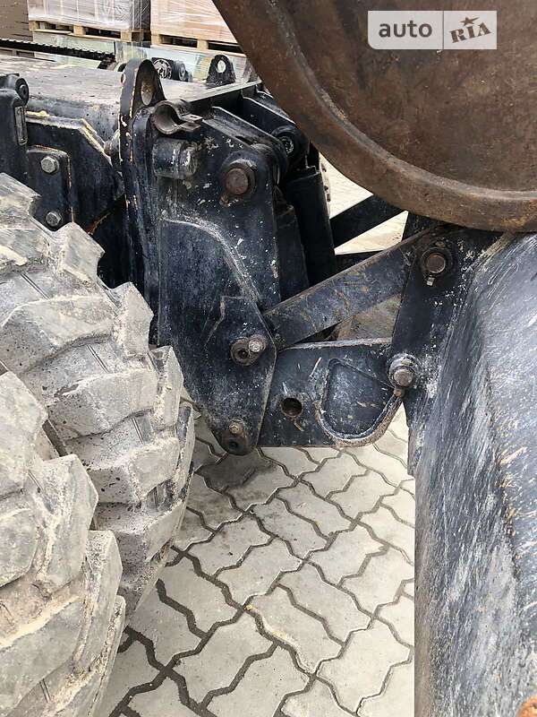 Колісний екскаватор JCB JS 145 2011 в Калуші