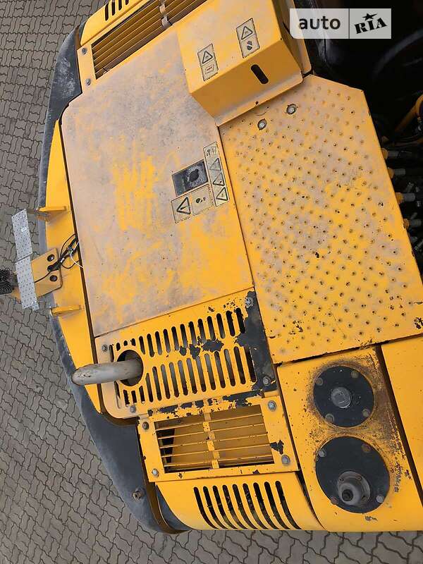 Колісний екскаватор JCB JS 145 2011 в Калуші