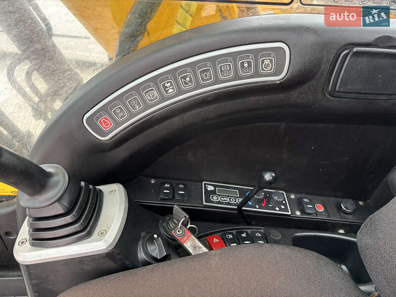 Колесный экскаватор JCB JS 145 2011 в Львове