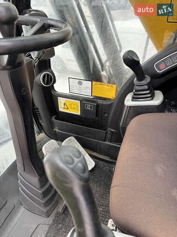 Колесный экскаватор JCB JS 145 2011 в Львове