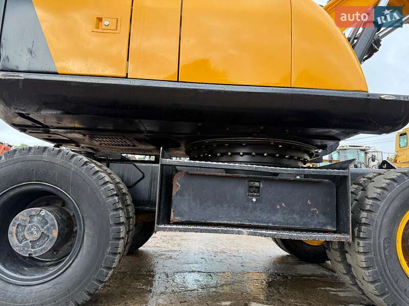 Колесный экскаватор JCB JS 175 2016 в Киеве